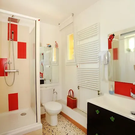 Chambres D'hotes Arcenciel Bed & Breakfast *